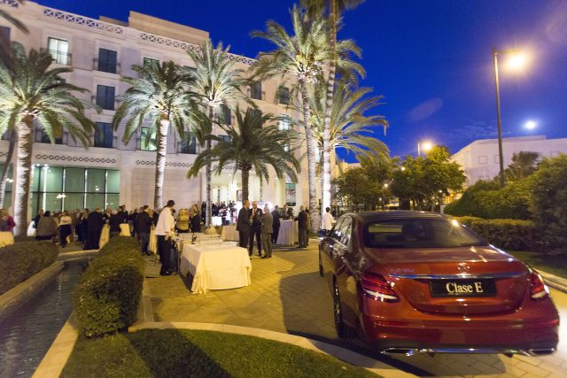 P8AZINRAZ7LB1HISJVIG