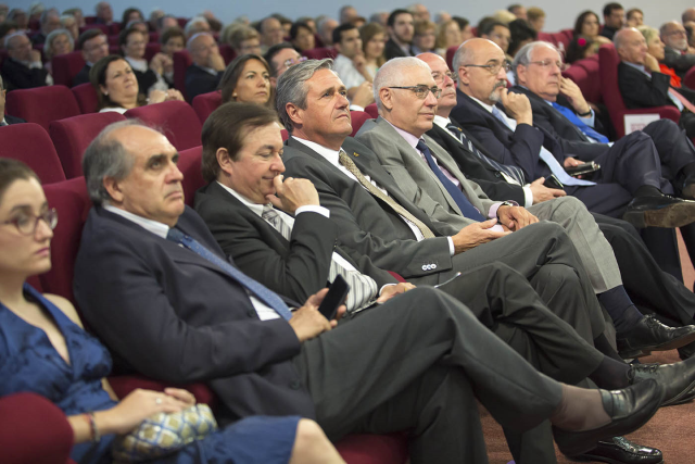 V0UM822LV4A5OUONTYZZ