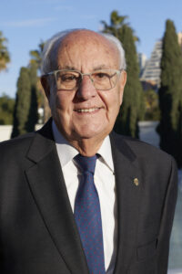 Dr. D. Luis Ortega Gironés